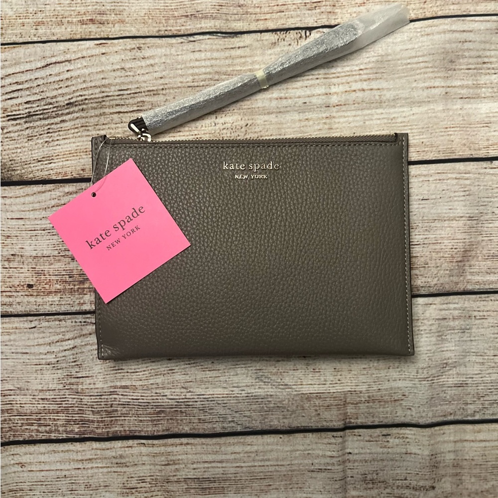 Kate Spade ♠️ wristlet